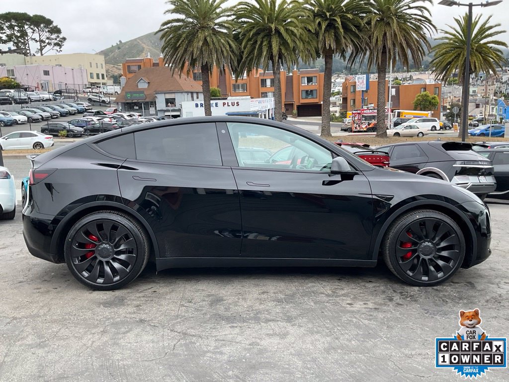 Used 2022 Tesla Model Y Performance AWD/4WD image 3