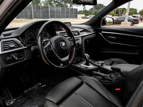 Used 2018 BMW 330i Sedan w/ Convenience Package RWD image 3