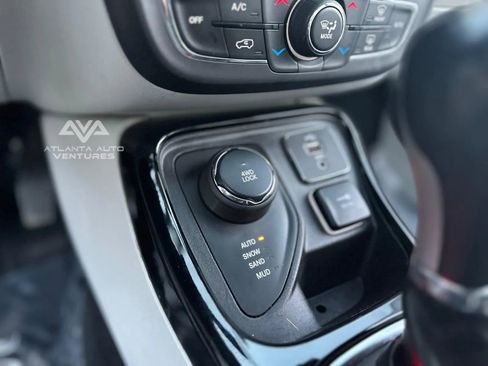 Used 2018 Jeep Compass Limited w/ Navigation Group image 53