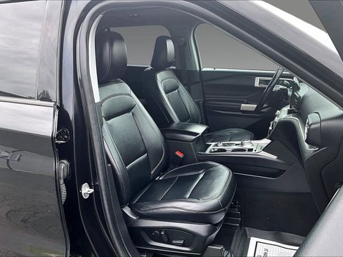 Used 2021 Ford Explorer XLT AWD/4WD image 4