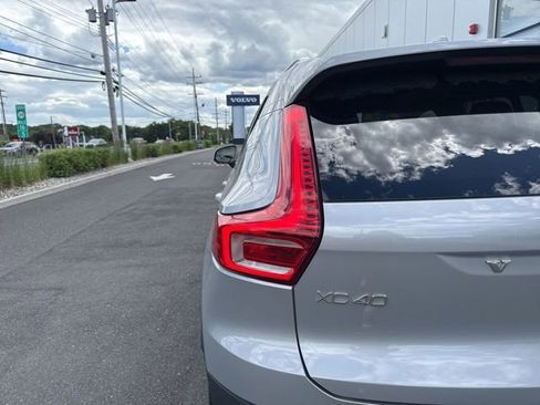 Used 2025 Volvo XC40 B5 Plus AWD/4WD image 9