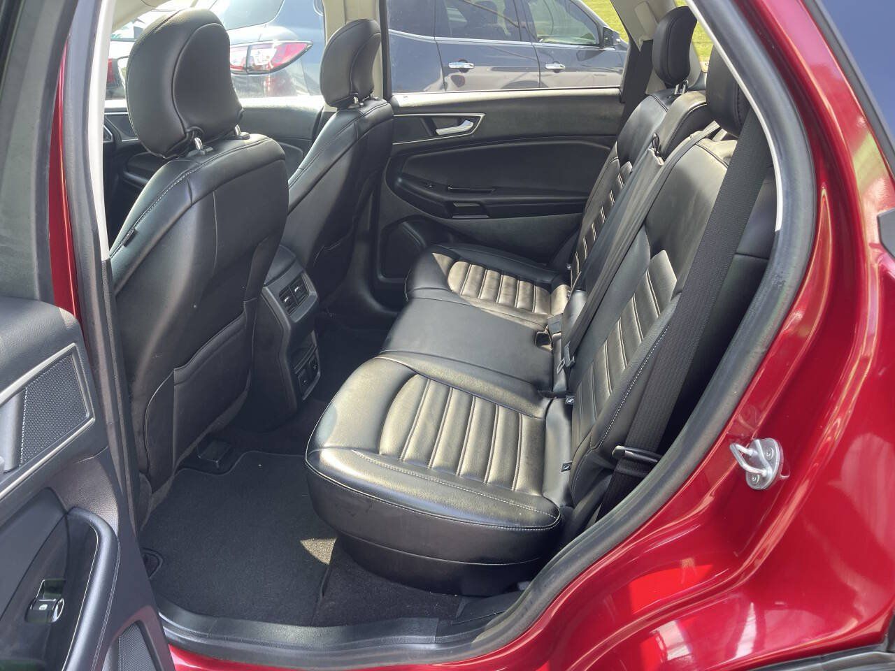 Used 2019 Ford Edge SEL w/ Equipment Group 201A AWD/4WD image 12