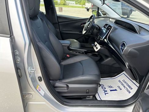 Used 2017 Toyota Prius Three Touring FWD image 29