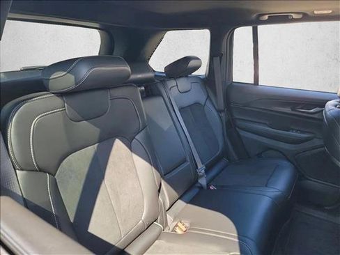 Certified 2025 Jeep Grand Cherokee Altitude image 16