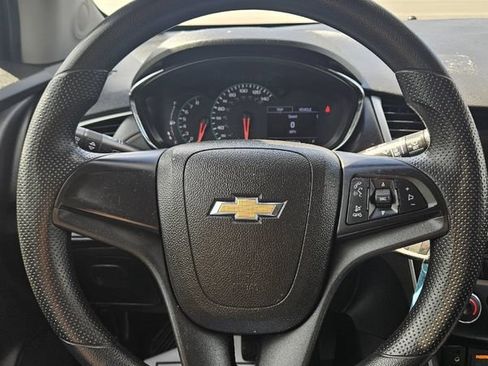Used 2019 Chevrolet Trax LS FWD image 10