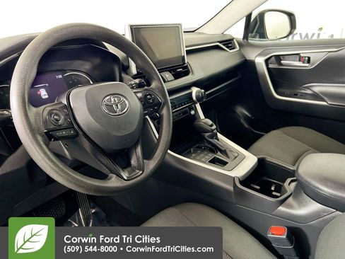 Used 2023 Toyota RAV4 XLE image 3