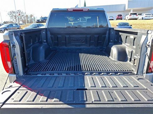 Certified 2025 GMC Sierra 1500 SLT image 29
