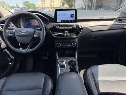 Used 2020 Ford Escape Titanium AWD/4WD image 12