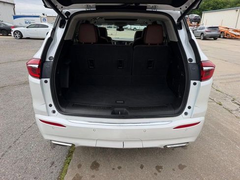 Used 2021 Buick Enclave Avenir w/ Avenir Technology Package AWD/4WD image 5
