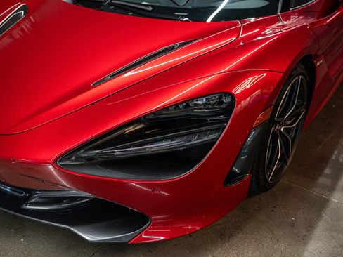 Used 2018 McLaren 720S RWD image 15