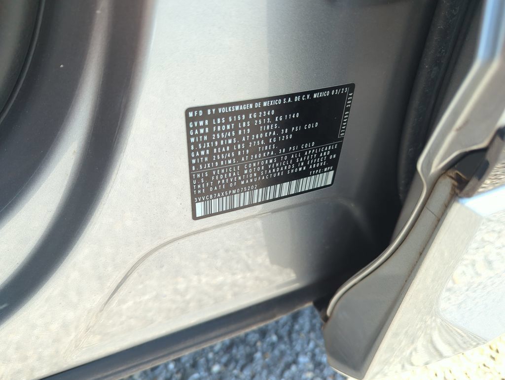 Used 2023 Volkswagen Tiguan SE R-Line FWD image 40