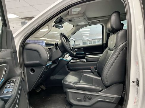 Used 2025 Ford Expedition Max Platinum AWD/4WD image 14
