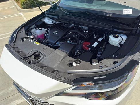 Certified 2024 Lexus RX 350 FWD w/ Technology Package image 6