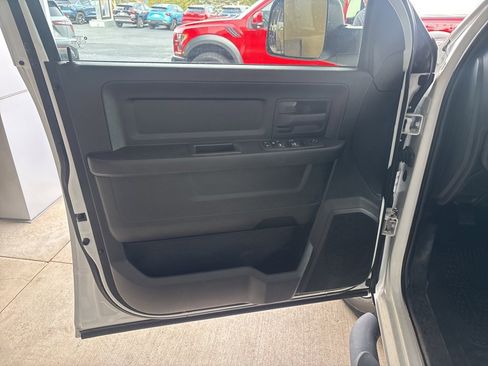 Used 2022 RAM 2500 Tradesman w/ Chrome Appearance Group image 8