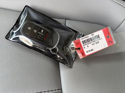 Used 2025 Honda Pilot Touring image 38