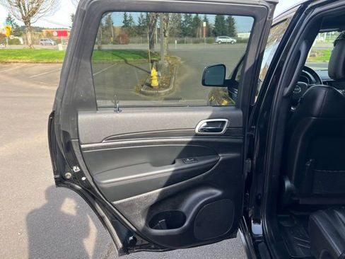 Used 2022 Jeep Grand Cherokee Limited w/ Trailer Tow Group IV image 11