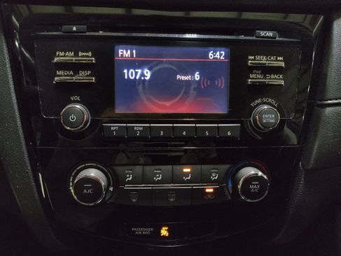 Used 2017 Nissan Rogue S w/ S Family Package FWD image 25