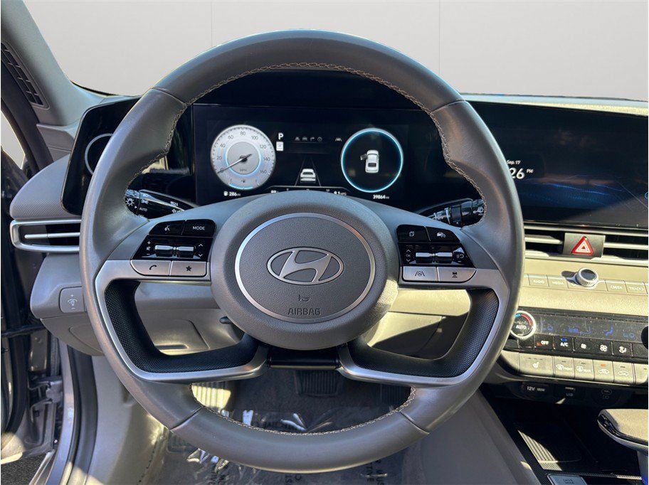 Used 2025 Hyundai Elantra SEL FWD image 21