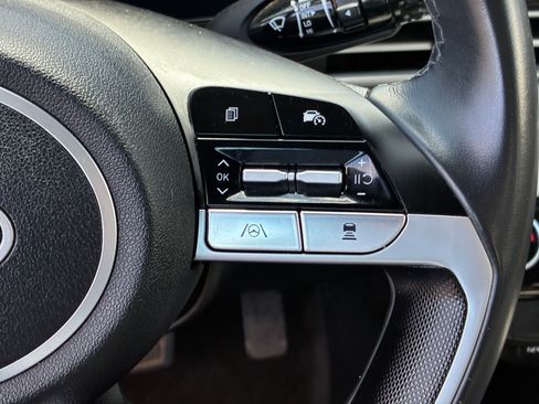 Certified 2024 Hyundai Elantra Limited FWD image 20