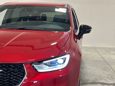 New 2026 Chrysler Pacifica Select AWD/4WD image 10