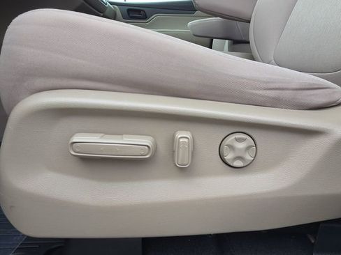 Used 2018 Honda Odyssey EX image 12