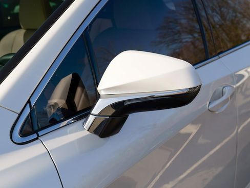 Used 2022 Lexus RX 350L Premium w/ Premium Package image 11