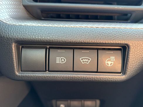 Used 2025 Toyota Prius XLE image 3