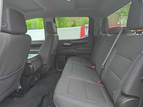 Used 2023 Chevrolet Silverado 1500 LT AWD/4WD image 18