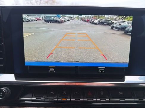 Certified 2024 Chevrolet Silverado 1500 LT w/ Protection Package AWD/4WD image 28
