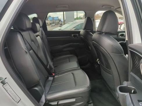 Used 2024 Kia Sorento S FWD image 71