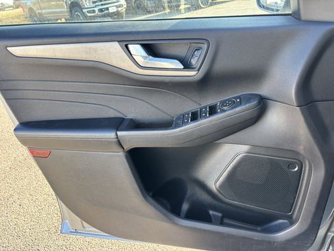 Used 2021 Ford Escape SE image 10