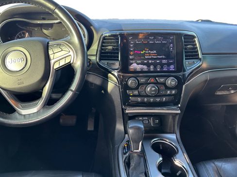 Used 2020 Jeep Grand Cherokee Limited image 12