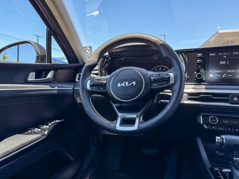 Used 2022 Kia K5 LXS FWD image 15