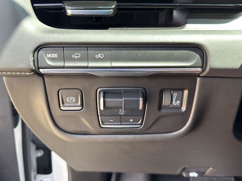 Used 2022 Cadillac Escalade Sport Platinum w/ Heavy-Duty Trailer Package image 12