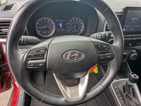 Used 2022 Hyundai Venue SEL FWD image 10