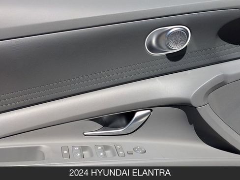 Used 2024 Hyundai Elantra SEL FWD image 11