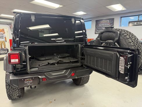 Used 2022 Jeep Wrangler Unlimited Sport image 8
