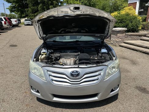 Used 2010 Toyota Camry LE FWD image 12
