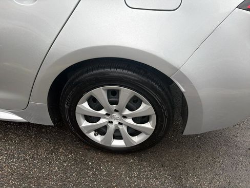 Used 2022 Toyota Corolla LE image 14