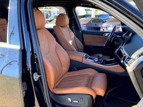 Used 2023 BMW X5 xDrive40i w/ Climate Comfort Package image 8