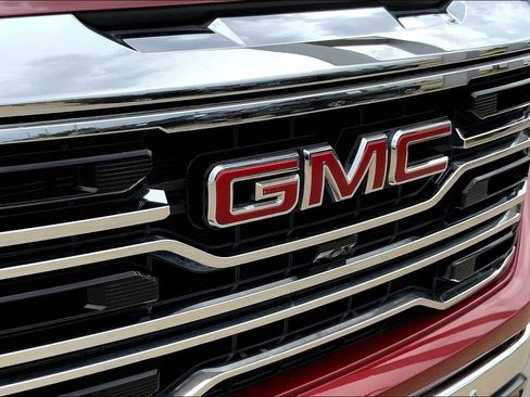 Used 2022 GMC Sierra 1500 SLT AWD/4WD image 28