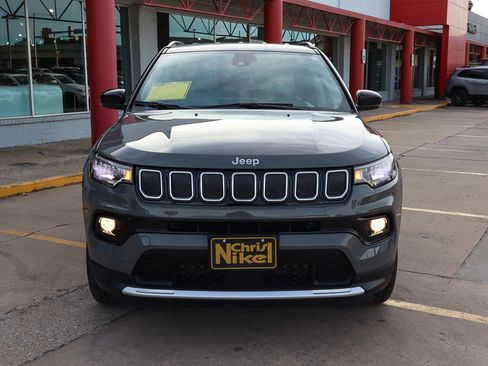 Used 2022 Jeep Compass Limited image 3