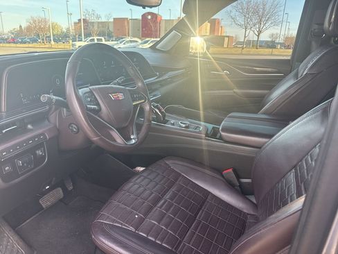Used 2021 Cadillac Escalade Sport Platinum w/ LPO, ONYX Package AWD/4WD image 9