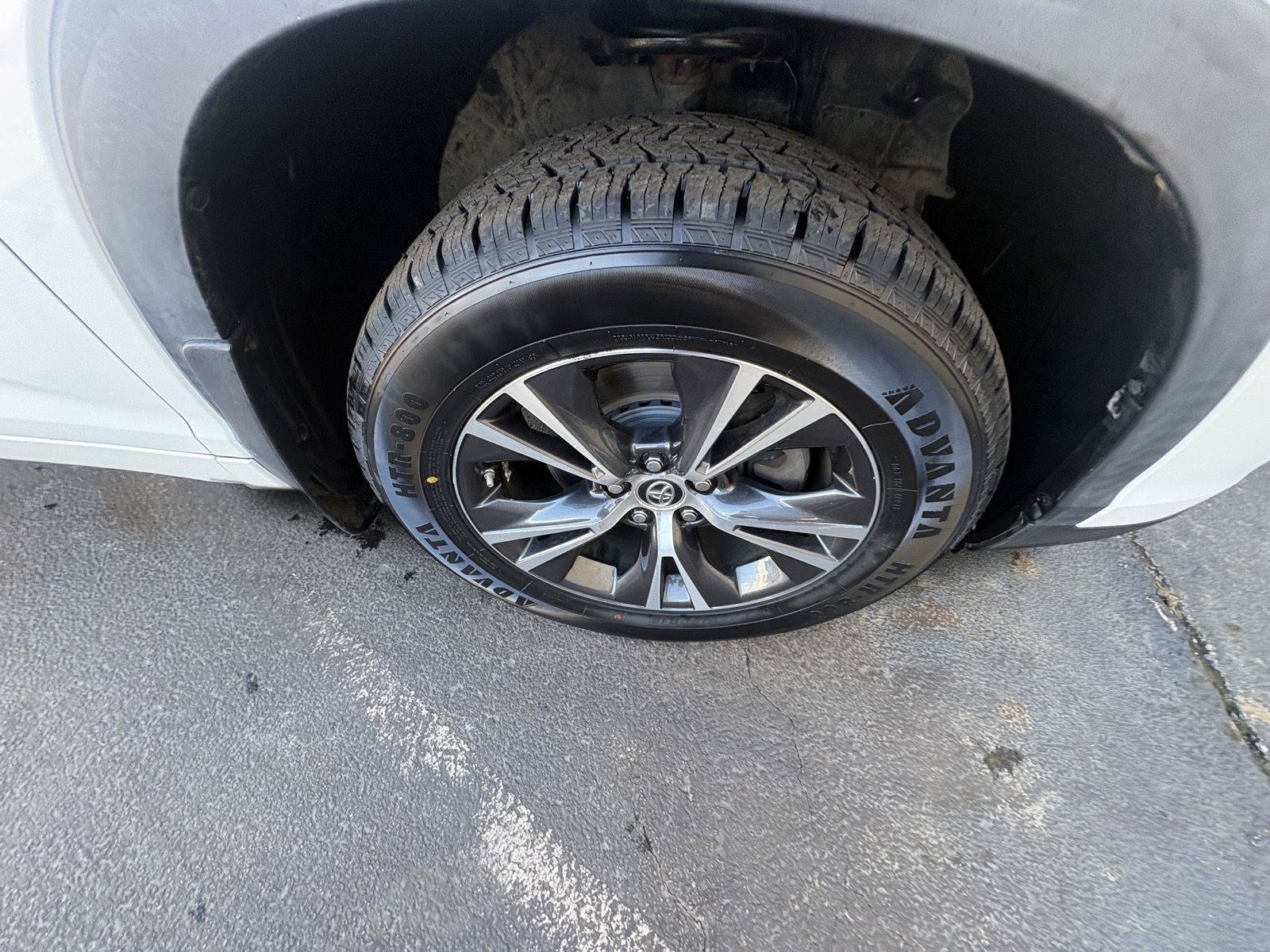 Used 2018 Toyota Highlander Plus AWD/4WD image 13