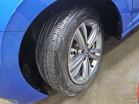 Used 2024 Volkswagen Jetta SE image 30