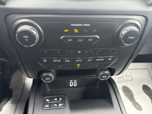 Used 2019 Ford Ranger Lariat w/ Equipment Group 501A Mid AWD/4WD image 24