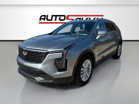 Used 2024 Cadillac XT4 Luxury FWD image 3