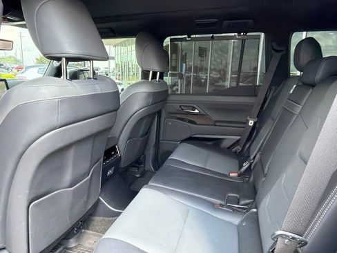 Used 2025 Lexus GX 550 w/ Accessory Package (2T) AWD/4WD image 26