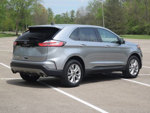 Used 2024 Ford Edge Titanium image 24