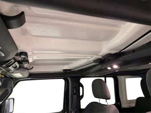 Used 2024 Jeep Wrangler Sahara image 20